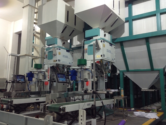 Nahrungsmittelkorn-Taschen-Füllmaschine 0.5MPa Ewinall granulierter PLC-Servomotor